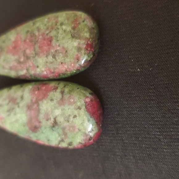 New 2pc Ruby in Zoisite Teardrop Pendants. - Picture 15 of 16